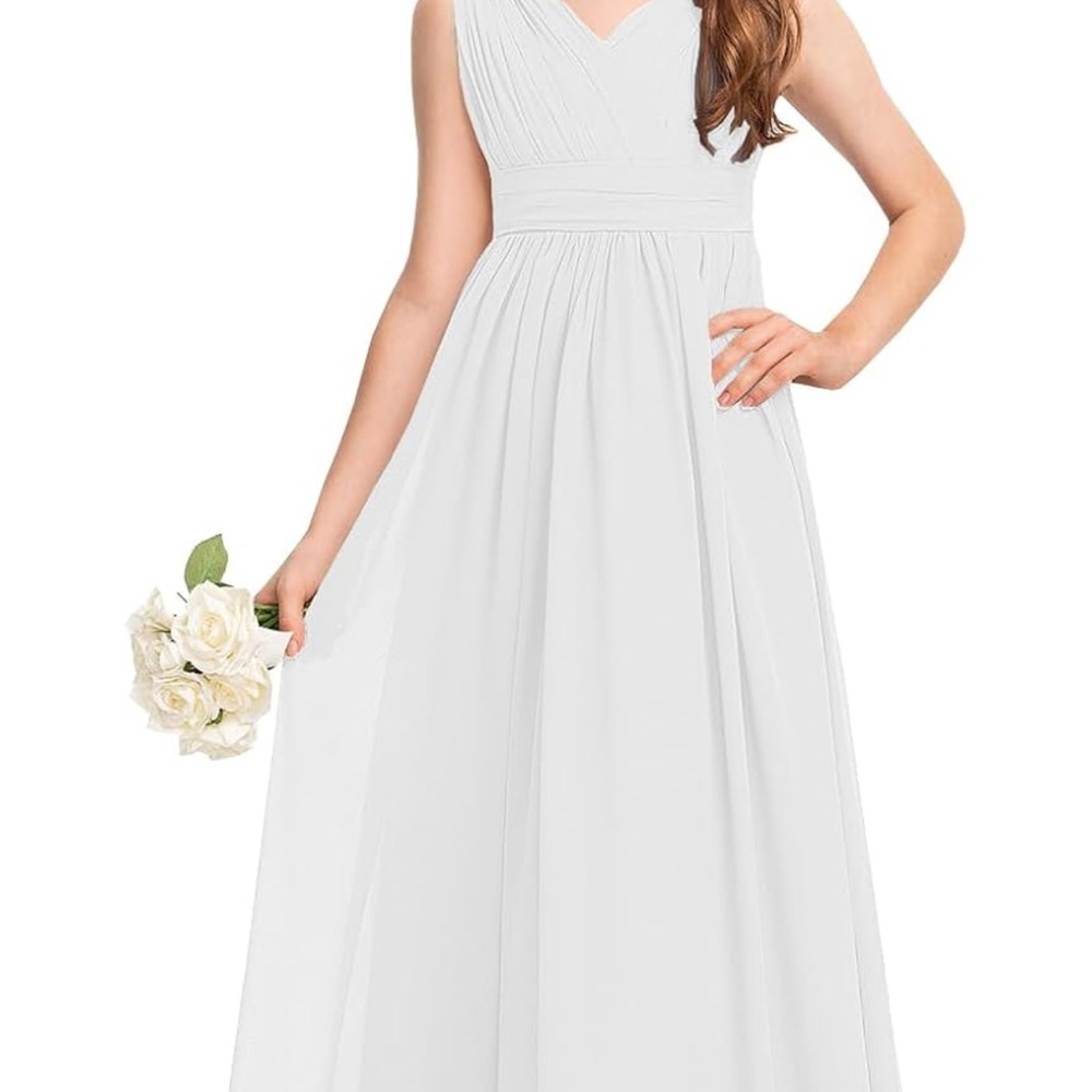 Elegant White Sleeveless Gown